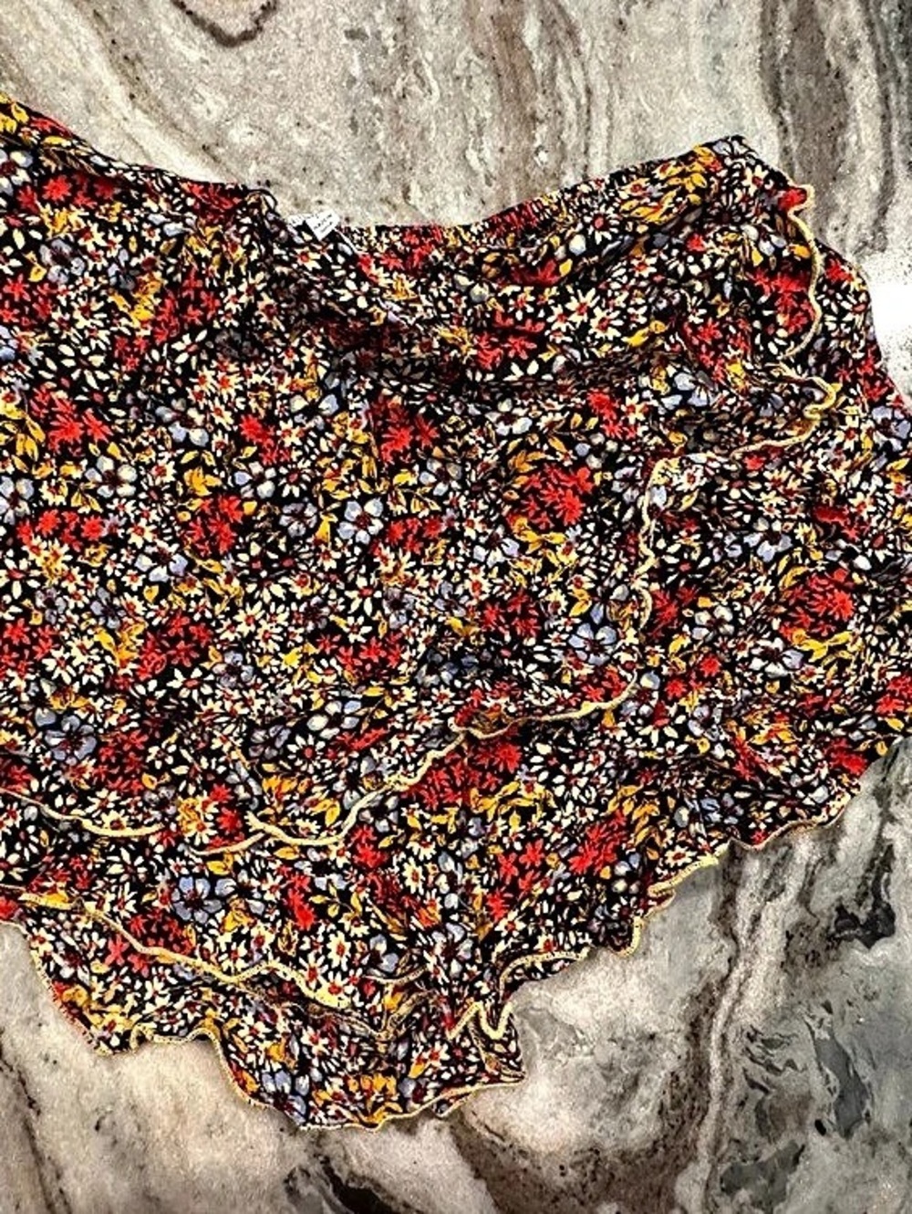 ZARA Floral Scalloped Shorts
